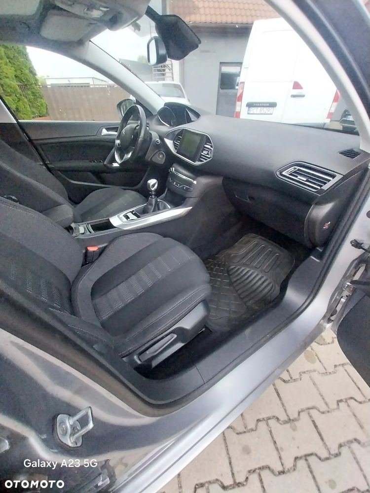 Peugeot 308 - 11