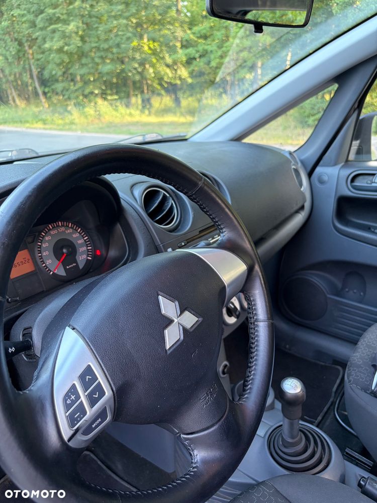 Mitsubishi Colt - 7