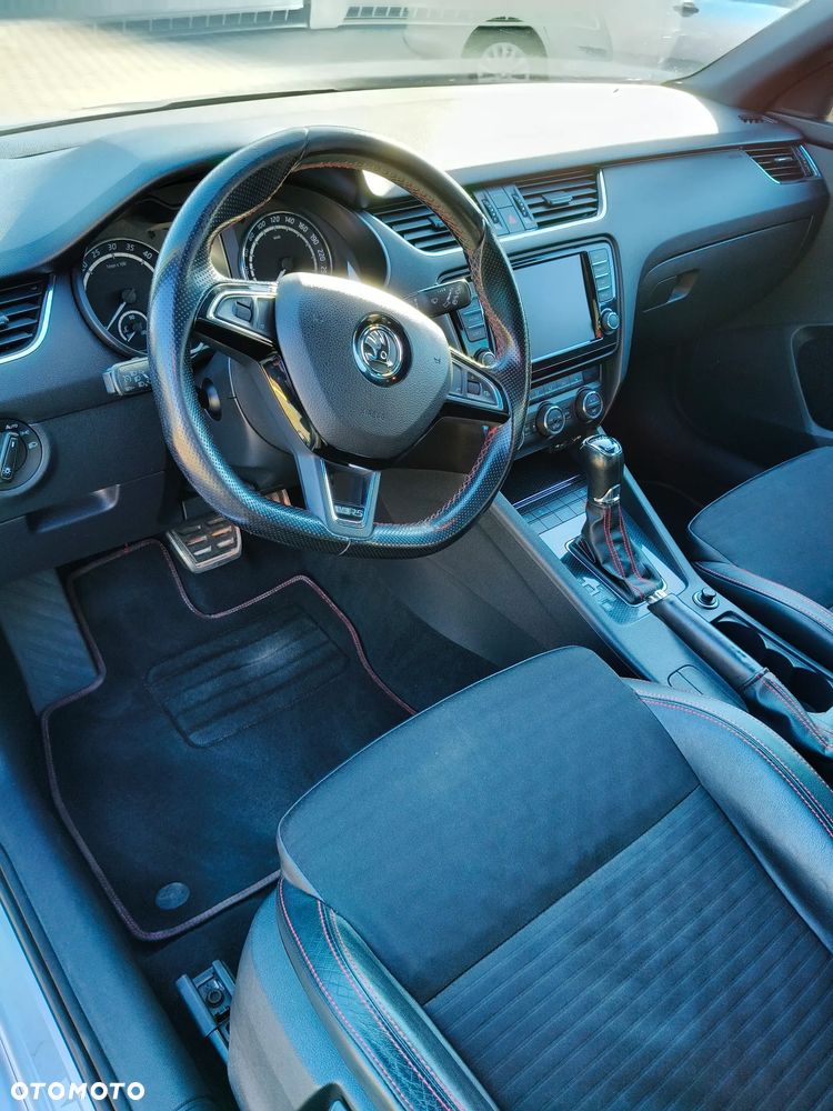 Skoda Octavia 2.0 TDI DSG RS - 11