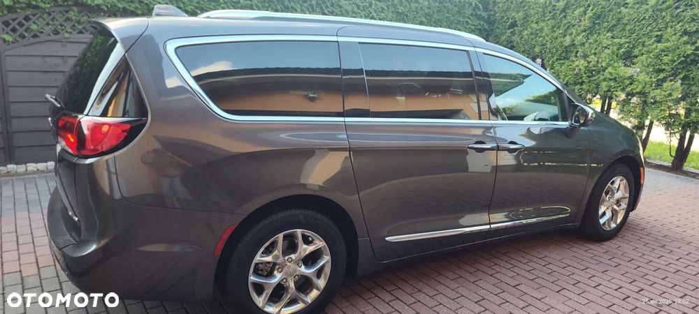 Chrysler Pacifica - 6