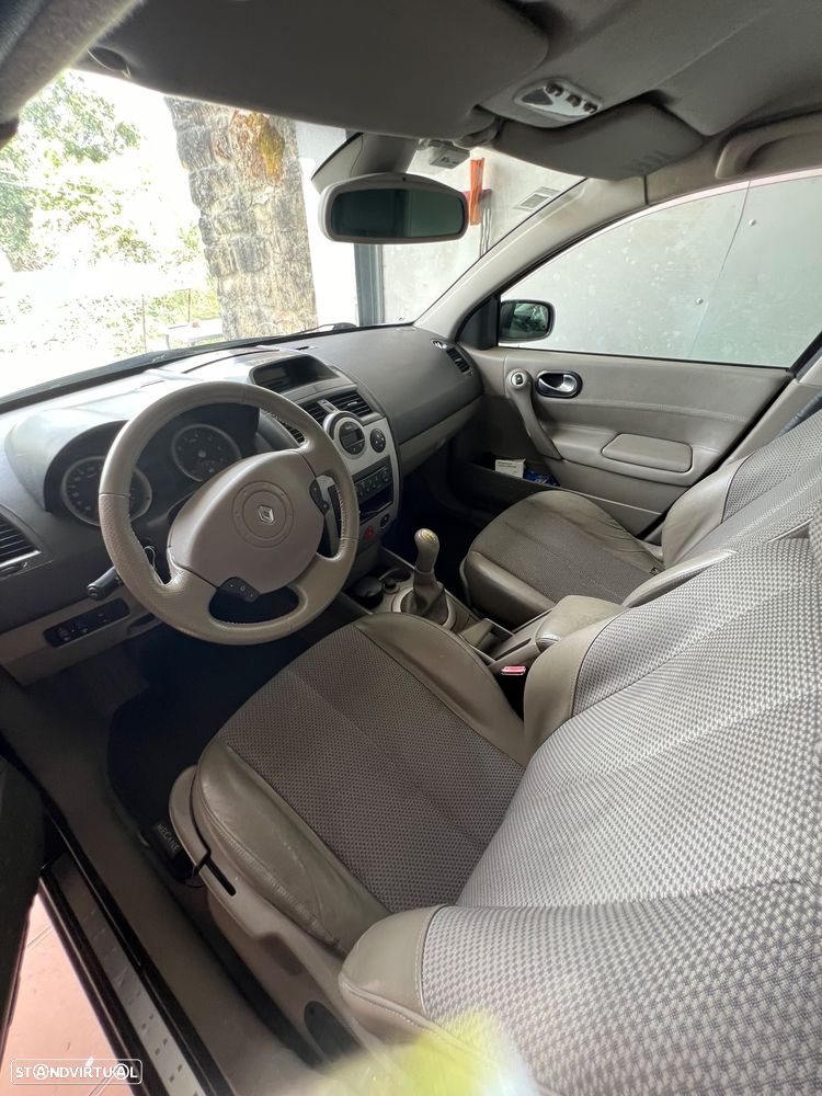 Renault Mégane 1.4 Confort Authentique - 11