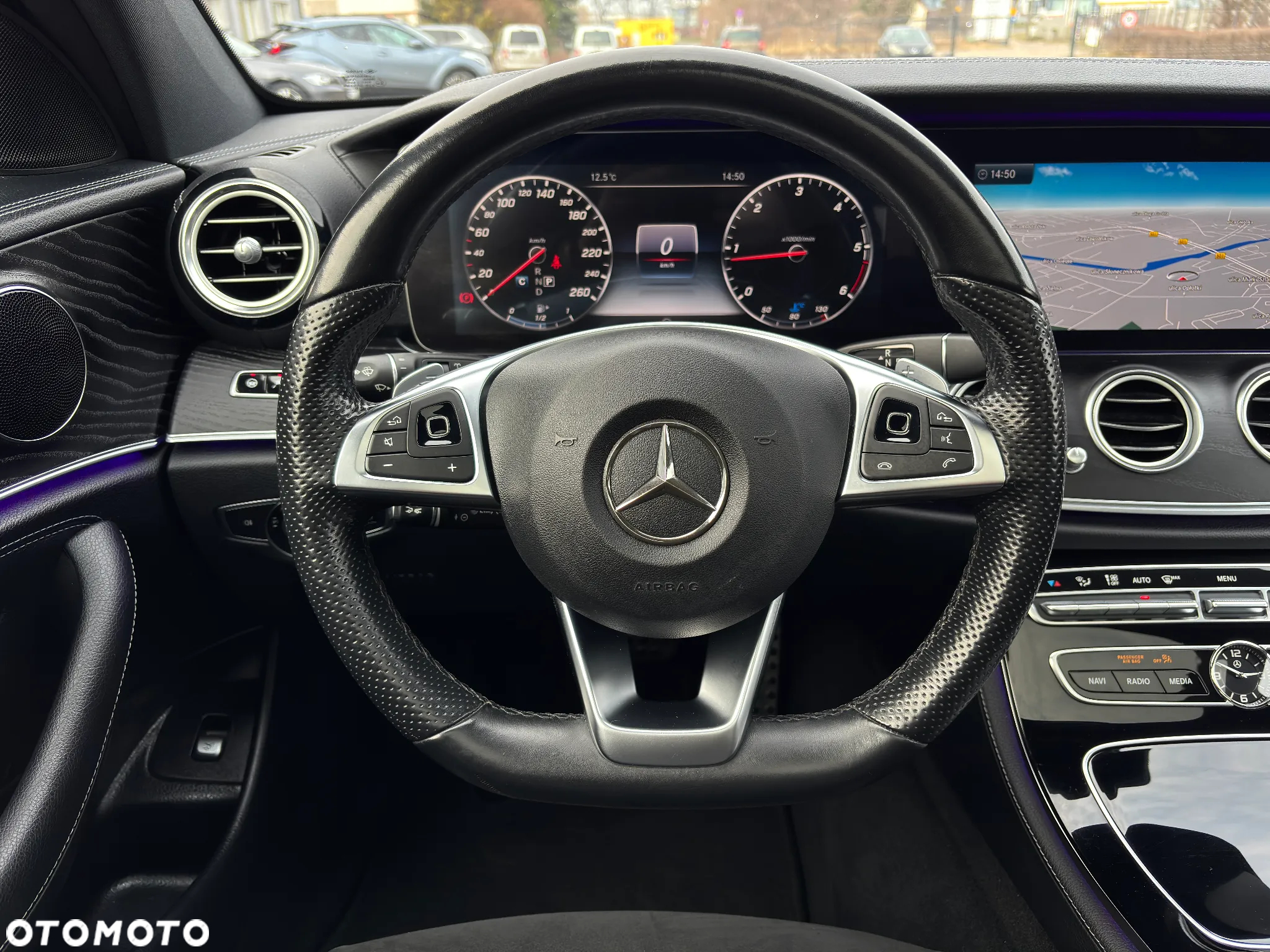 Mercedes-Benz Klasa E 220 d T 9G-TRONIC AMG Line - 22
