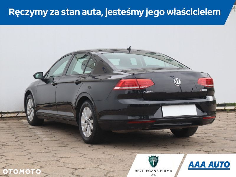 Volkswagen Passat - 6