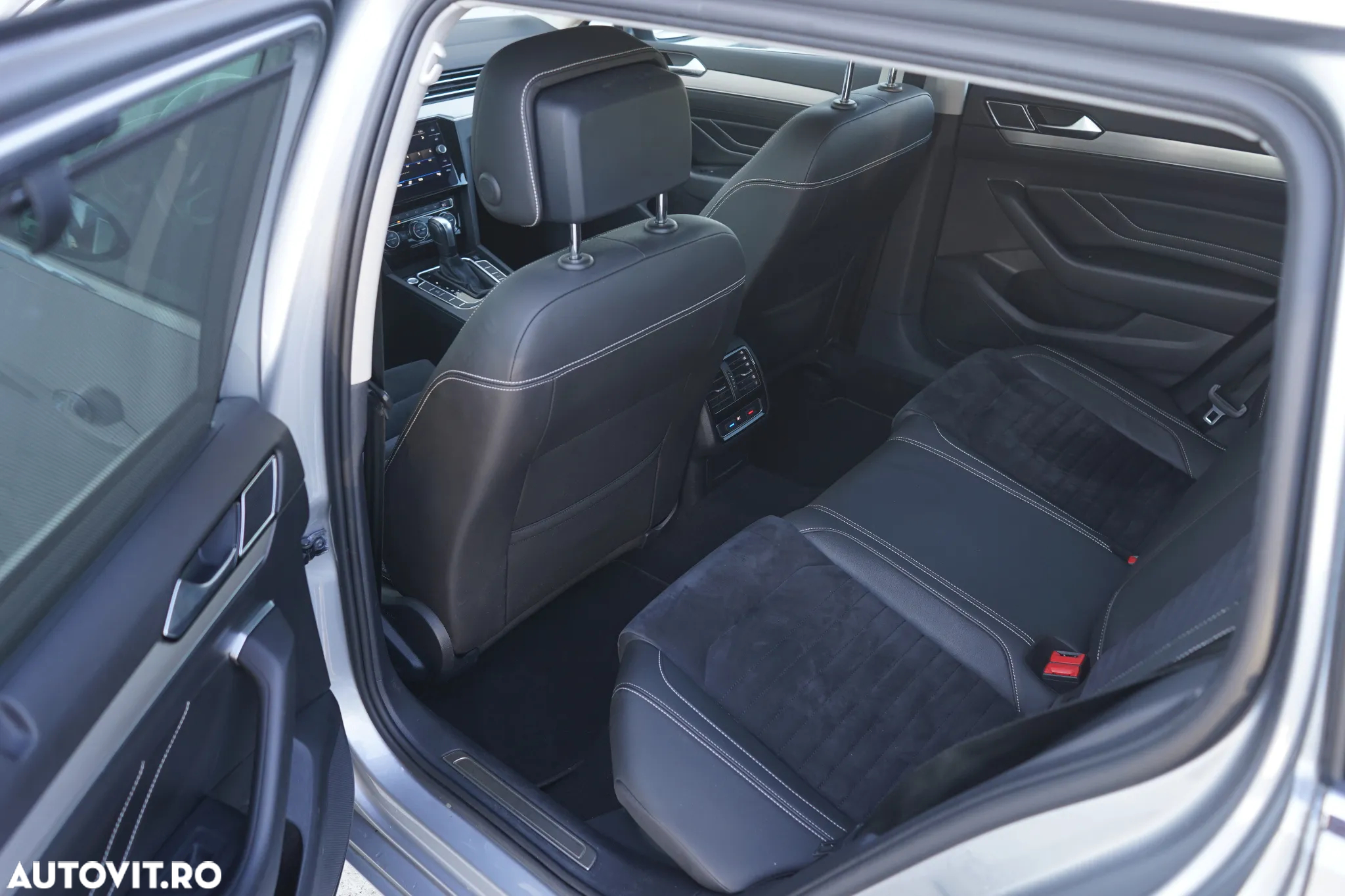 Volkswagen Passat Variant 2.0 TDI DSG Highline - 28