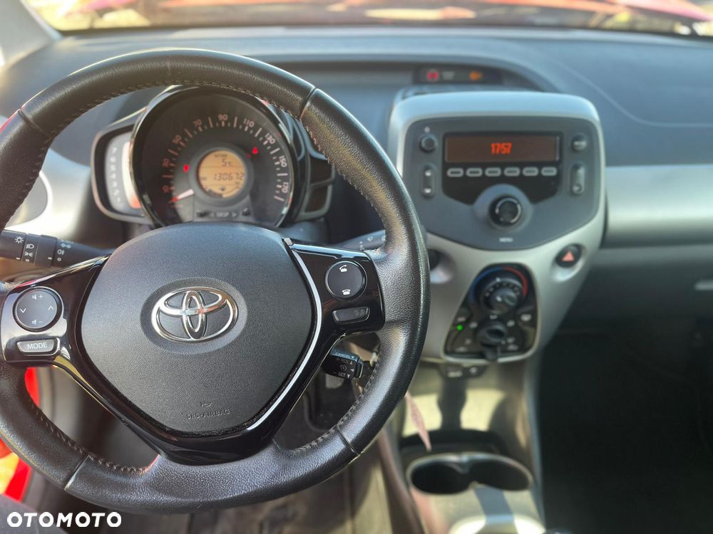 Toyota Aygo x-play - 13