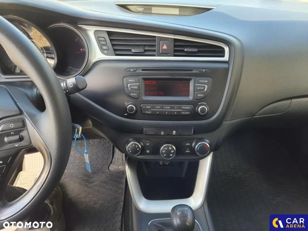 Kia Ceed - 37