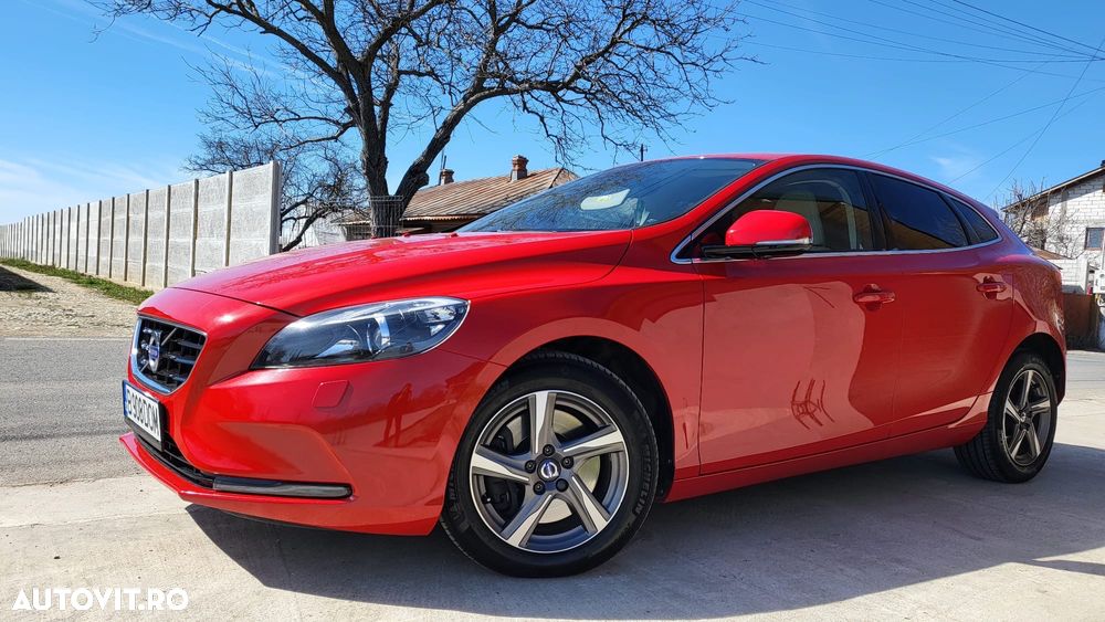 Volvo V40 D4 Momentum - 1