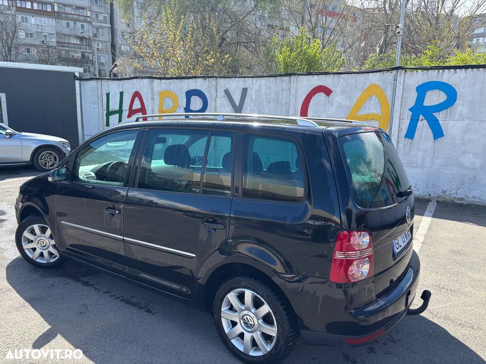 Volkswagen Touran - 1