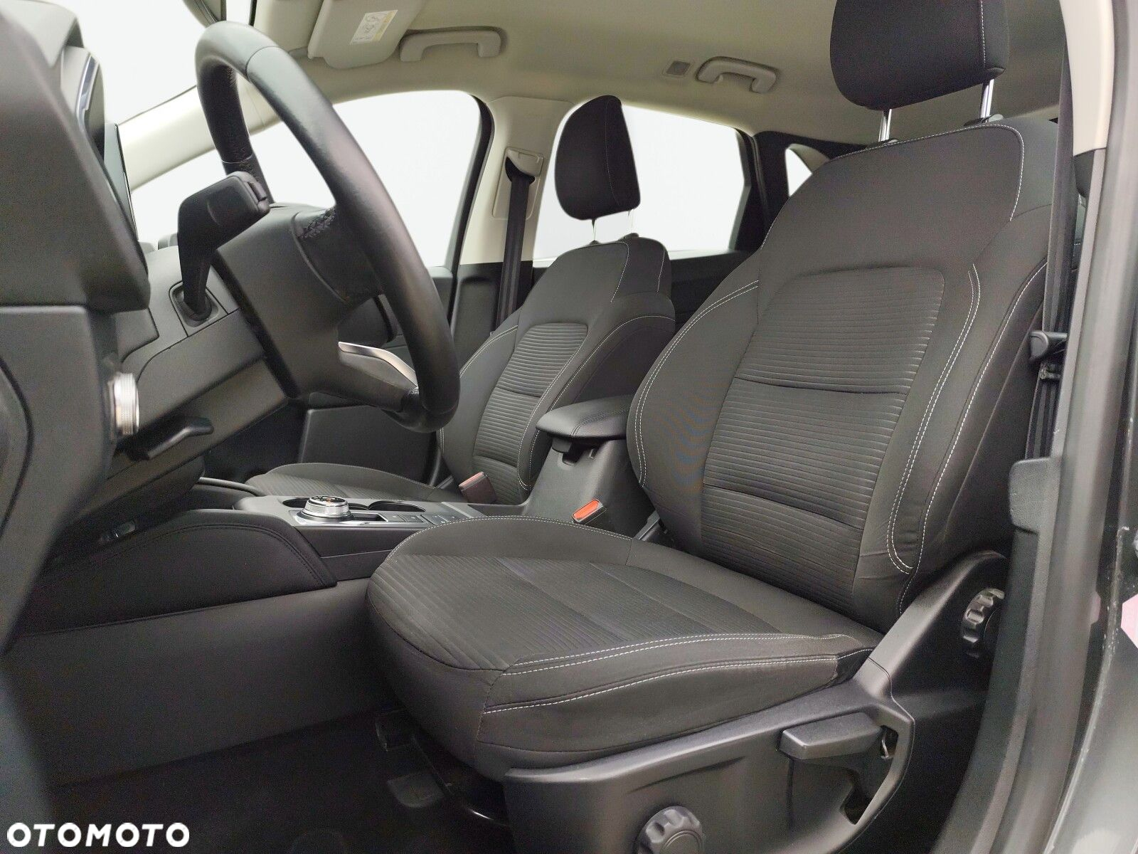 Ford Kuga - 10