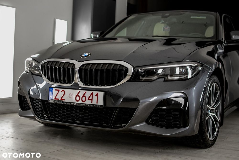 BMW Seria 3 330i xDrive - 1