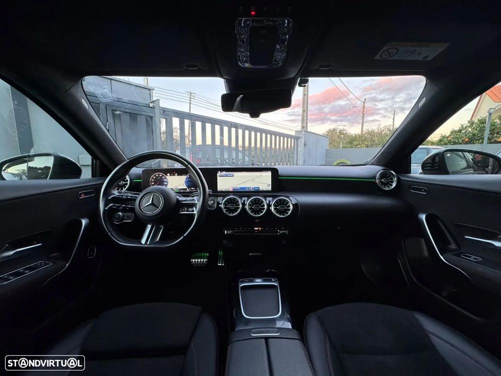Mercedes-Benz A 250 e AMG Line - 13