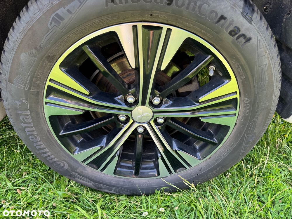Mitsubishi Outlander - 11