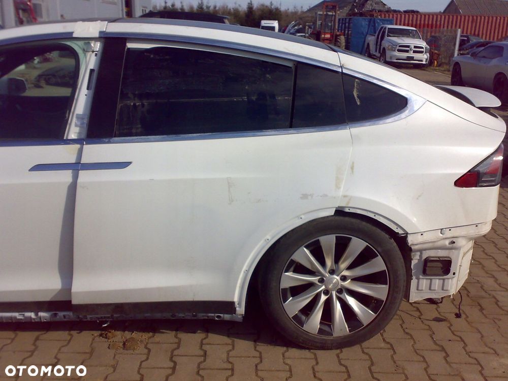 tesla x 15-21 błotnik tylny tył ćwiartka tylna klapa lampa pas podłoga wann - 4