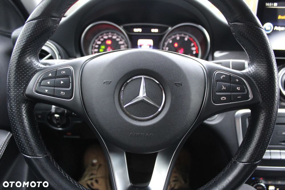Mercedes-Benz GLA 200 7G-DCT Edition 1 - 18