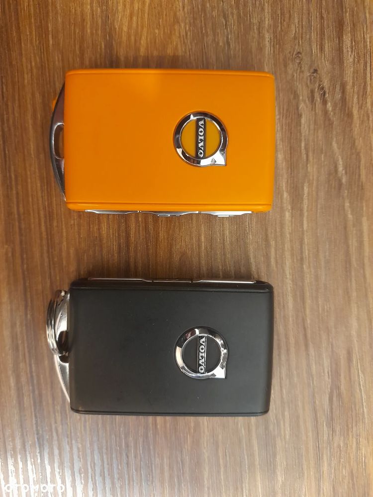 Volvo XC 60 D4 Momentum Pro - 24