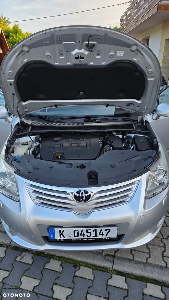 Toyota Avensis 2.0 Executive - 32