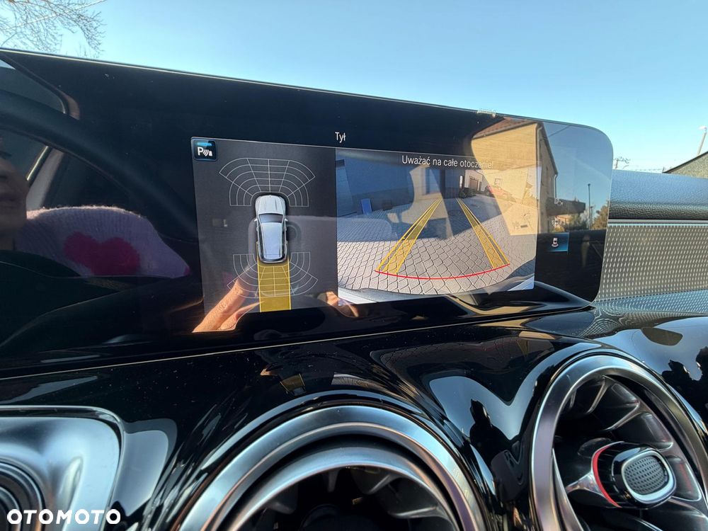 Mercedes-Benz EQB 250 66.5kWh AMG - 16