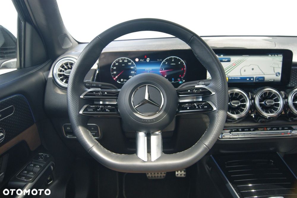 Mercedes-Benz GLB - 10