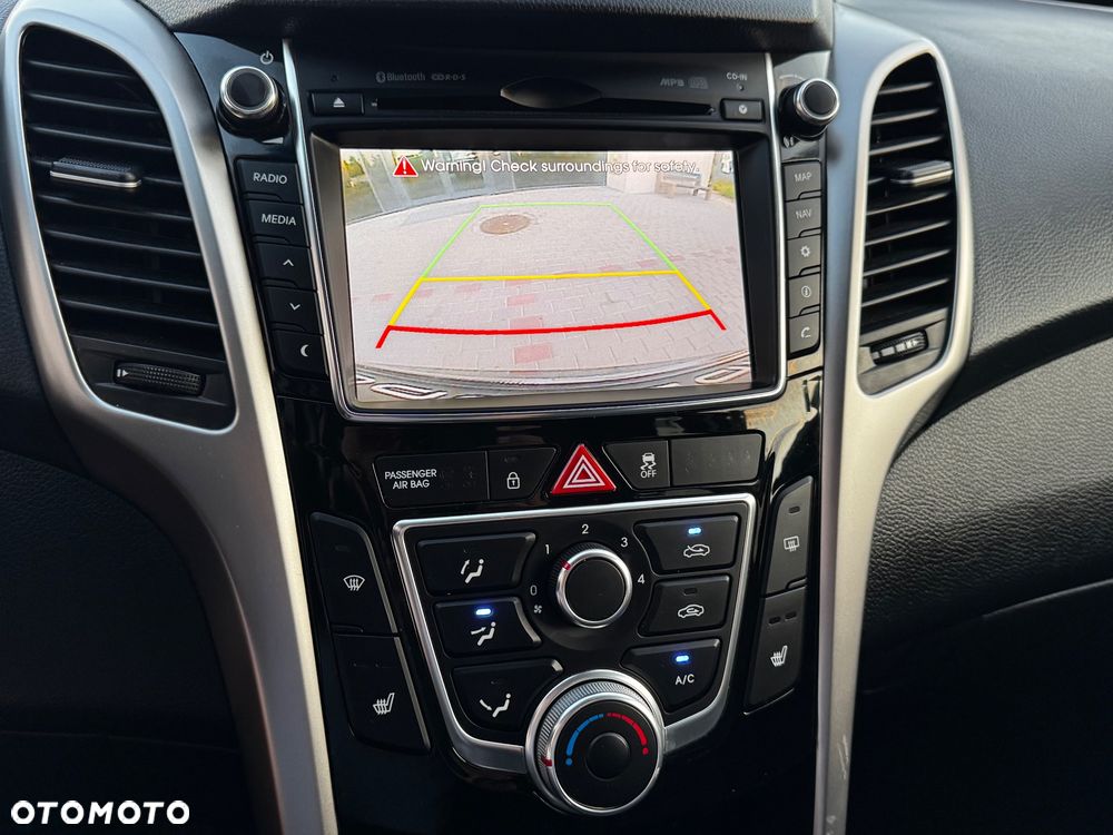 Hyundai i30 1.4 Passion Plus - 26