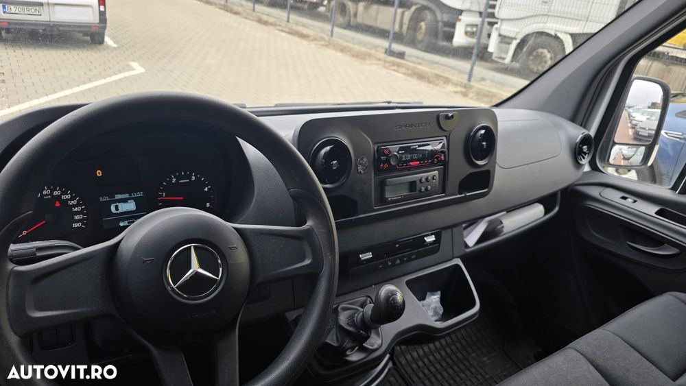 Mercedes-Benz Sprinter - 8