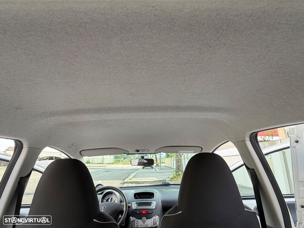 Peugeot 107 1.0 Millesim 200 - 17