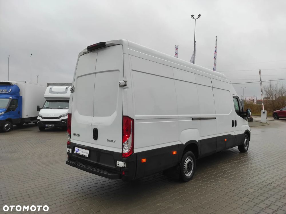 Iveco DAILY 35S15 - 8