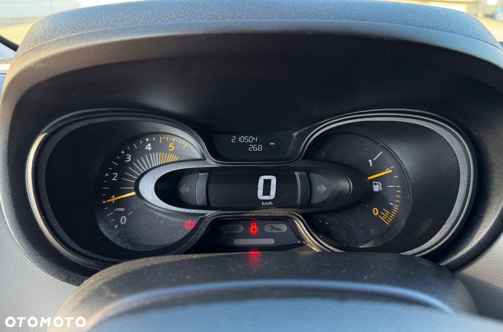 Renault TRAFIC III - 18