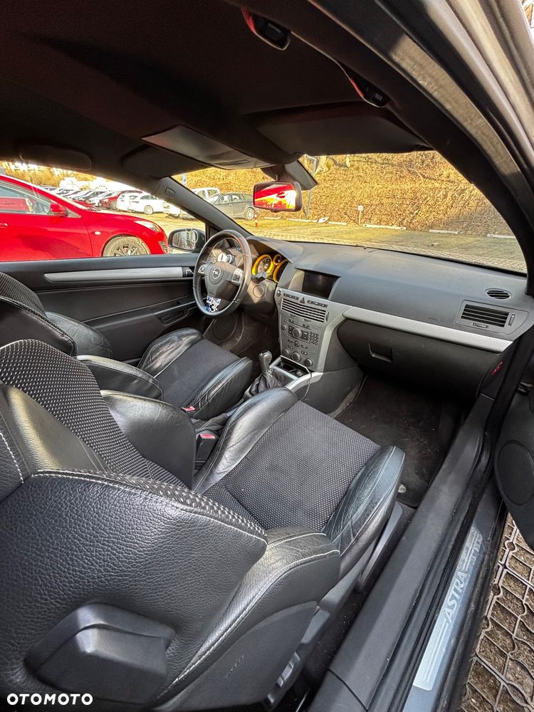 Opel Astra 2.0 T OPC - 17