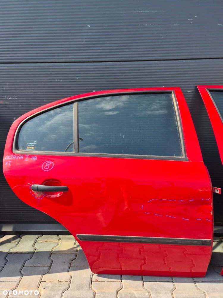 DRZWI LEWY  PRZÓD SKODA OCTAVIA I - 28