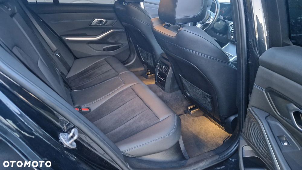 BMW Seria 3 320d M Sport Shadow sport - 21