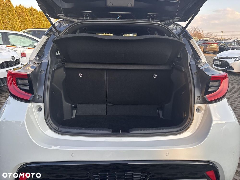 Toyota Yaris Hybrid 1.5 GR Sport - 14