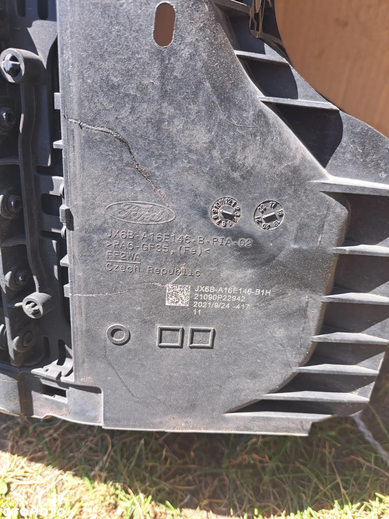 Wzmocnienie pas przedni Ford Focus IV 4 MK-4 ST JX6B-A16E146-B1H Roleta żaluzja wlot powietrza Ford Focus MK-4 IV ST JX6B-A16E146-B1H - 5
