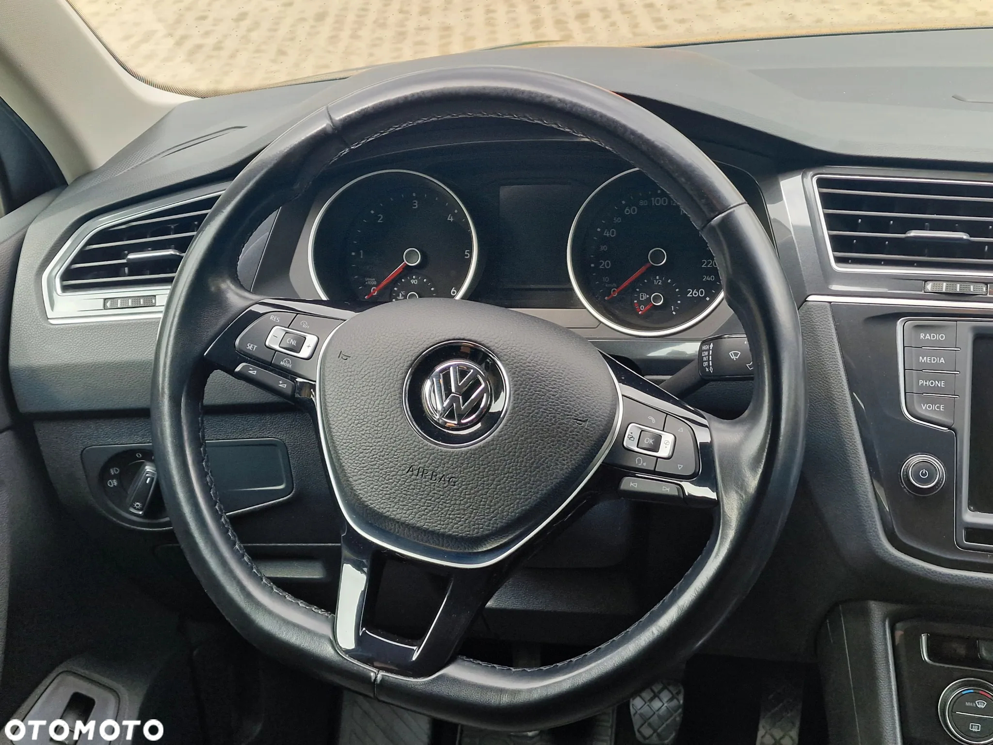 Volkswagen Tiguan 2.0 TDI BMT SCR Comfortline - 23