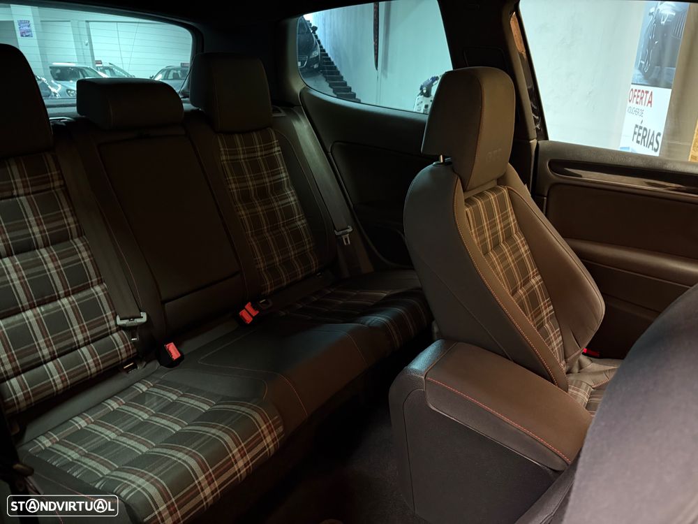 VW Golf 2.0 GTI - 10