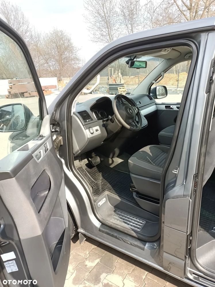 Volkswagen Multivan - 7