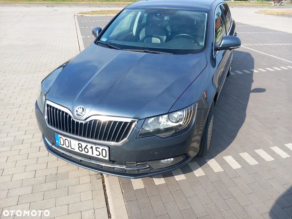 Skoda Superb 2.0 TDI DSG Ambition - 13