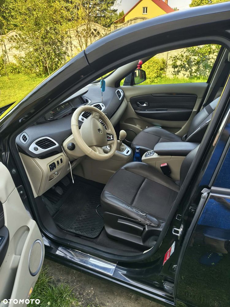 Renault Grand Scenic Gr 1.9 dCi Privilege Euro5 - 8