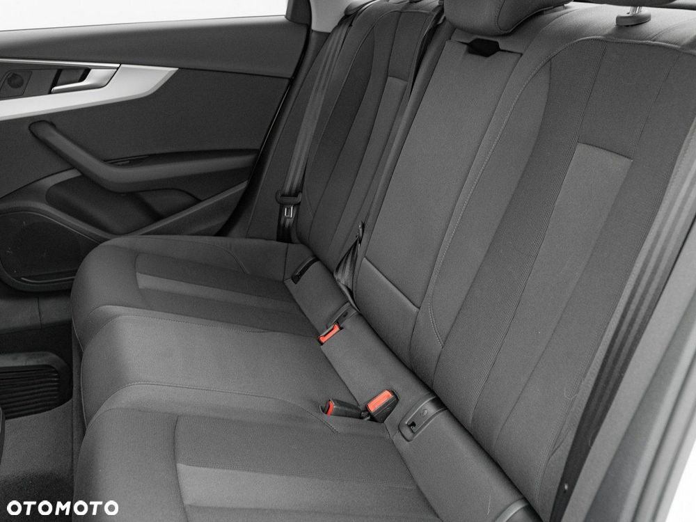 Audi A4 Limousine - 27