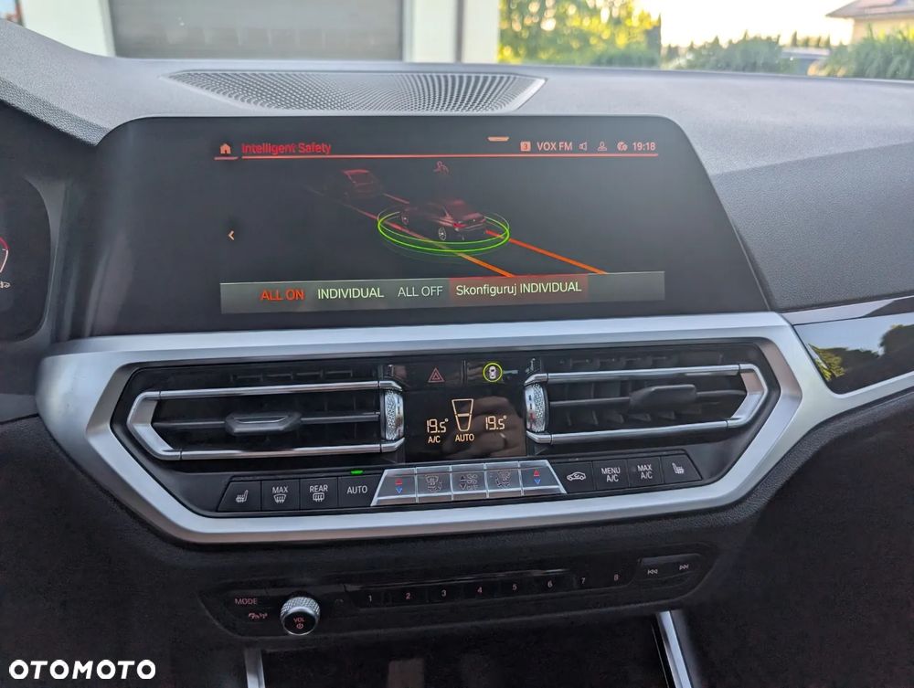 BMW Seria 3 320d Sport Line - 16