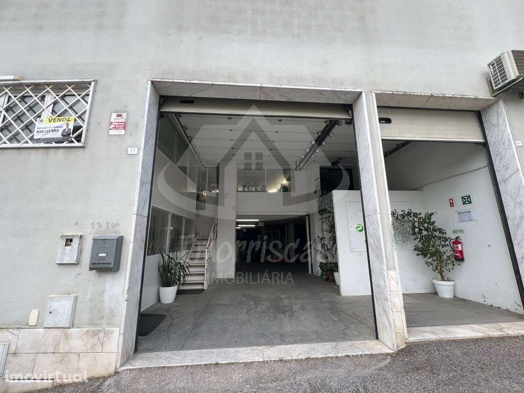 Armazém com localização de excelência junto à N10 no Forte da Casa - Grande imagem: 2/25