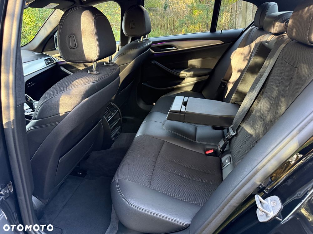 BMW Seria 5 530e iPerformance M Sport sport - 12