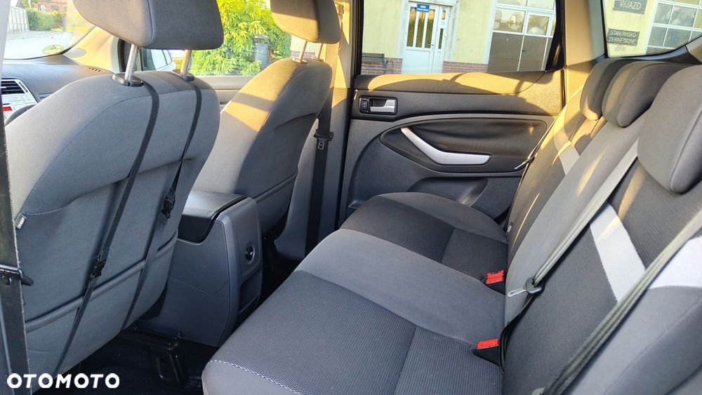 Ford Kuga 2.0 TDCi 2x4 Titanium - 7