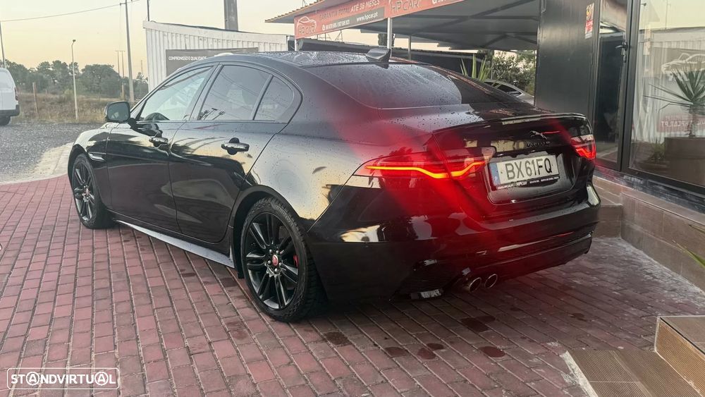 Jaguar XE 2.0 D200 R-Dynamic S - 21