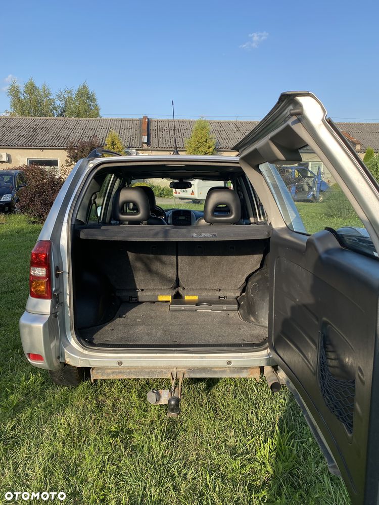 Toyota RAV4 2.0 D-4D 4x4 - 4