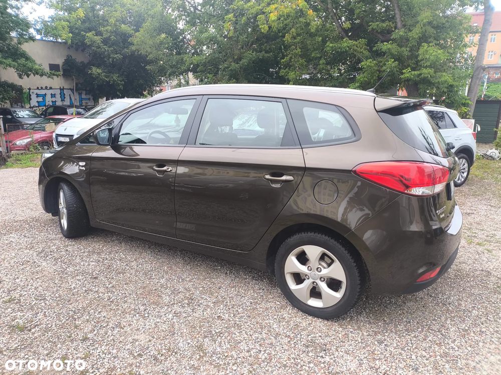Kia Carens 1.6 GDI L - 6