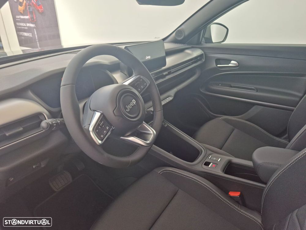 Jeep Avenger 1.2 e-Hybrid Black Edition DCT - 9