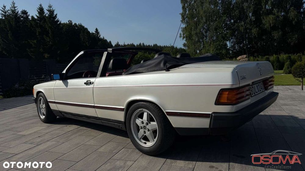 Mercedes-Benz W201 (190) - 12