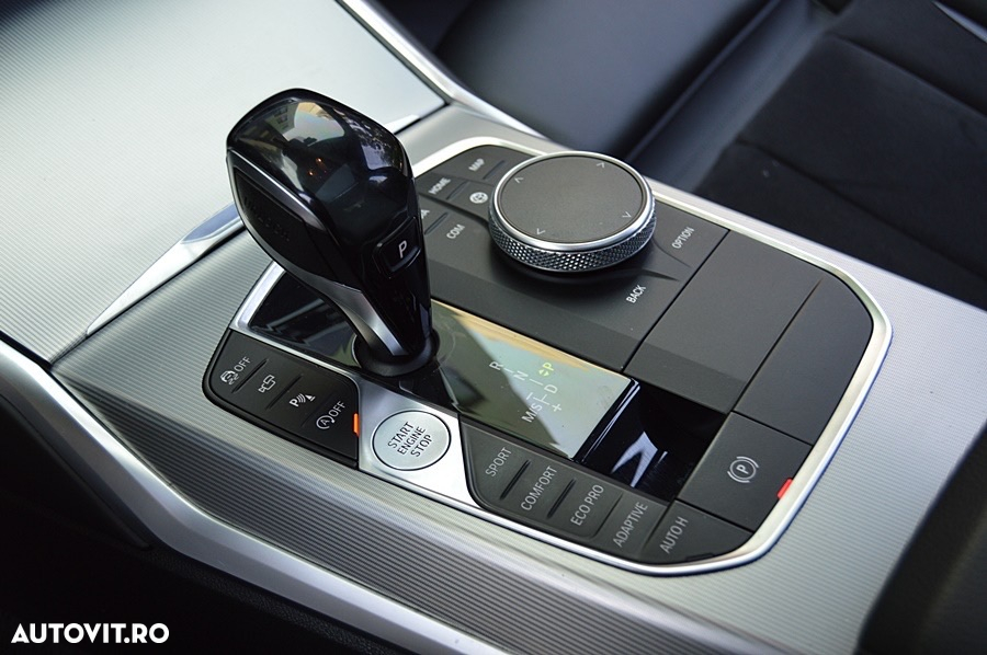 BMW Seria 3 330i AT - 12