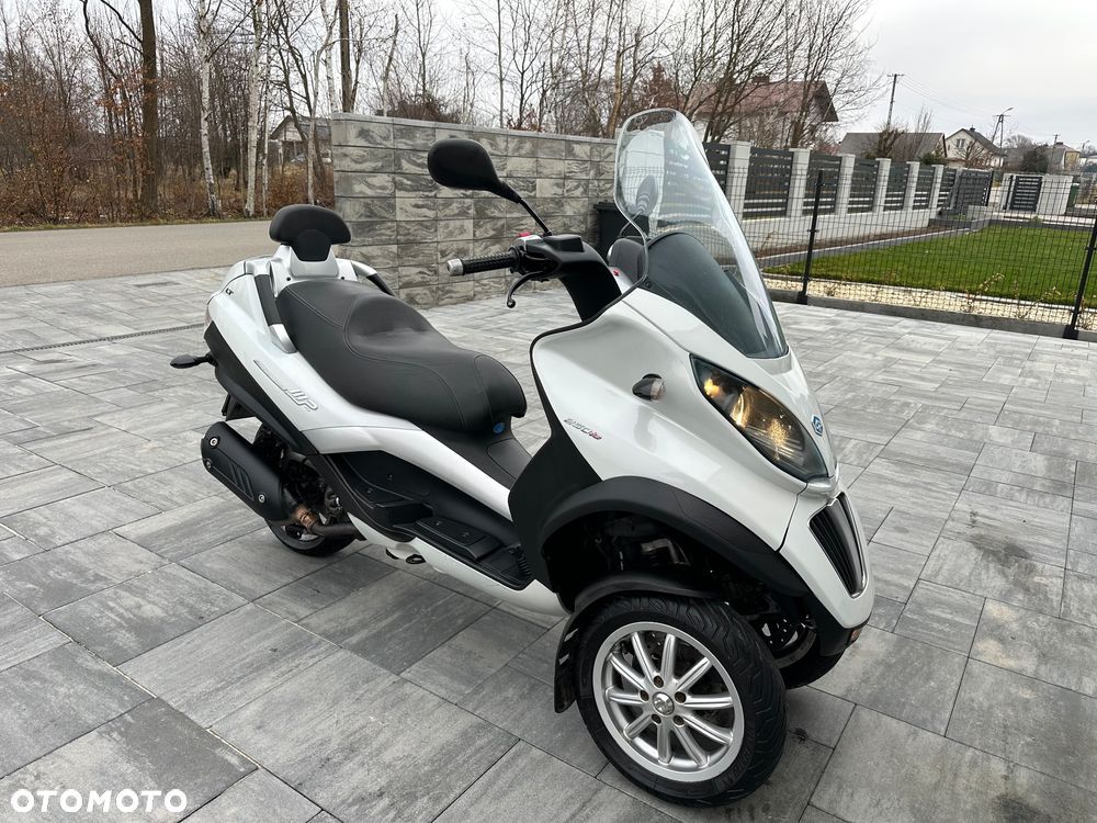 Piaggio MP-3 - 15