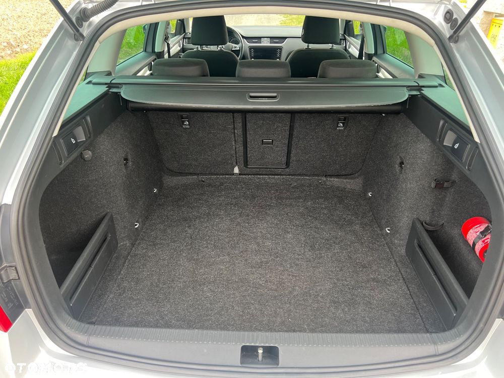 Skoda Octavia 2.0 TDI SCR 4x4 Style DSG - 11